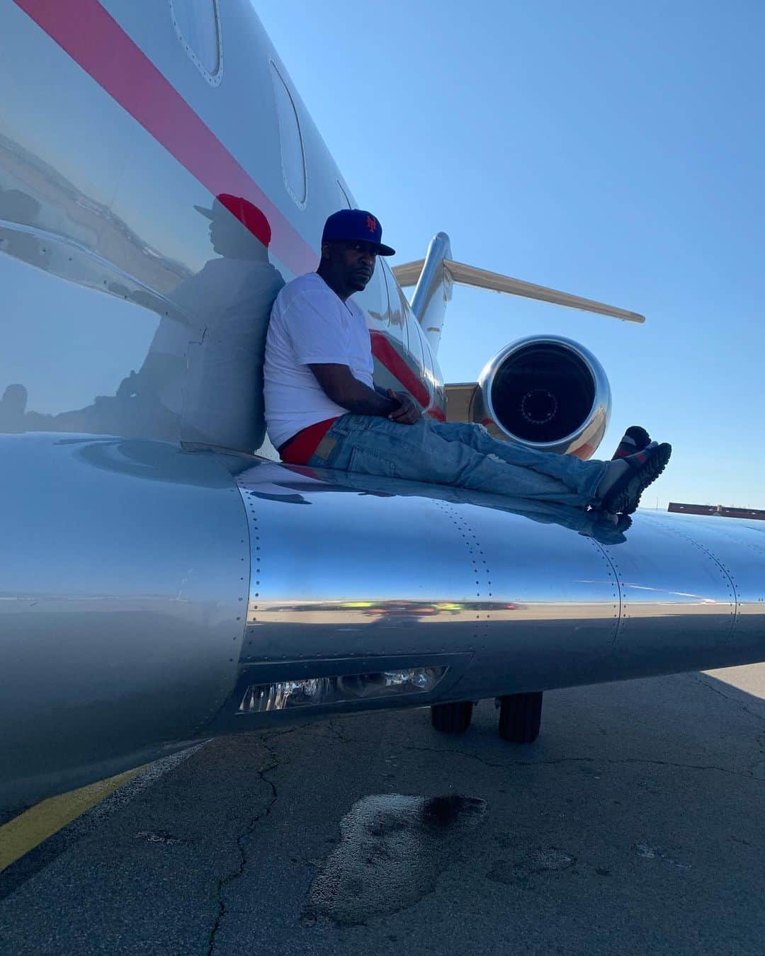 トニー・イエイヨーさんのインスタグラム写真 - (トニー・イエイヨーInstagram)「Just  a 134 southside nigga living life motivation.🛩🛩🛩🛩. #passportgang . Kitty bill record out now on all platforms. @runituprecordings @djwhookid  @scottystylin . #gunit」7月20日 11時20分 - tonyyayo