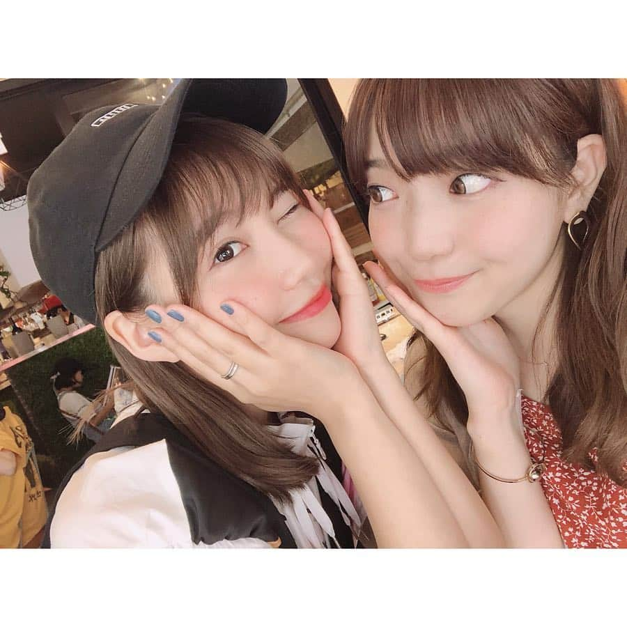 西脇彩華さんのインスタグラム写真 - (西脇彩華Instagram)「＊ りっちゃんと久々ごはん🍔✨ ・ 小さい頃から通ったアクターズスクール広島で初めて仲良くなってからスクール時代はずーっとニコイチ☺️💓 ・ 小学3年生からの夏休みは永遠にりっちゃん家にいたなぁ！！笑 花火大会→歌の練習→りっちゃんのおばあちゃんの家→ダンスの練習みたいな😍😍😍 ・ 会うと昔話から最近の話まで…も〜とまらん！！！笑 ・ 言葉にはしなくても、お互いに、頑張れ私も頑張るからさとエールを飛ばしあえる仲間、頻繁には会えなくても、どこか通じあえている気がする同郷魂💓 広島人、やっぱ絆は強い☺️✨ りっちゃんは、いつもかわいい😍❤️」7月20日 11時37分 - chapon_930