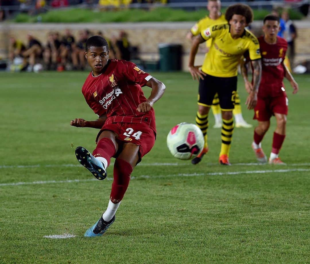 リアン・ブリュースターさんのインスタグラム写真 - (リアン・ブリュースターInstagram)「Good to get back on the pitch and get more minutes last night. Thanks to @jhenderson for letting me have the pen🙌🏾 Next Stop Boston🇺🇸」7月20日 22時27分 - rhianbrewster