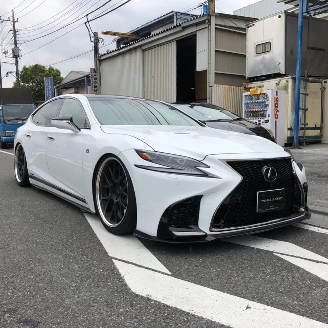 Spirits Artisanさんのインスタグラム写真 - (Spirits ArtisanInstagram)「Lexus LS Fsport Artisanspirits/// Sportsline blacklabel www.artisanspirits.co.jp #artisanspirits #artisan #asms #as #lexus #lexusls #lexuslsfsport #ls #lsfsport #bodykit #blacklabel #corarta7+ #officek #yokohamatire #japan #jp #ravspecjdm #butlertire #jworksunlimited #premierautowerkz #suvproject #kanooperformance #car_life_staff  #トラウム #車庫小舗 #nigeljdmparts」7月20日 20時59分 - artisan_spirits