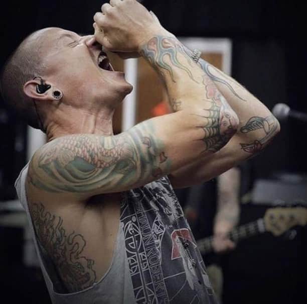 Alternative Pressさんのインスタグラム写真 - (Alternative PressInstagram)「Two years ago today. Not a day goes by that we don’t miss the light of @chesterbe 🖤⁠ .⁠ .⁠ #altpress #ap #alternativepress #chesterbennington #makechesterproud #linkinpark #onemorelight⁠」7月20日 21時00分 - altpress