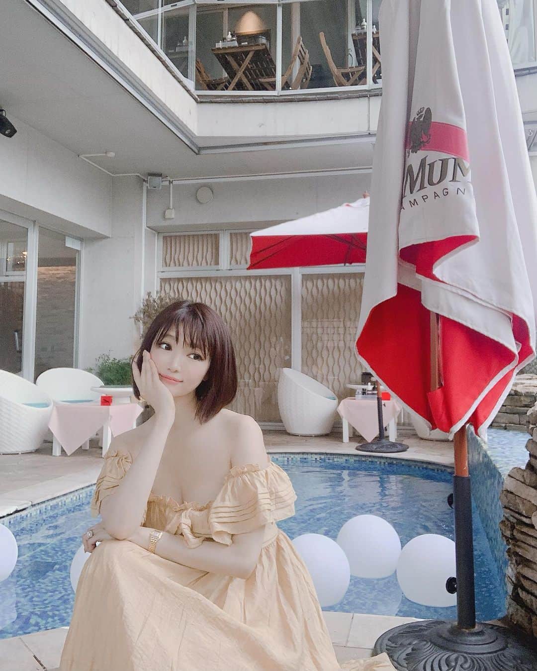 森下悠里さんのインスタグラム写真 - (森下悠里Instagram)「フリマ楽しかったぁ💓 夜は麻布十番のお洒落なレストランで 娘の為に特別メニューも作ってくれたよぉ✨ - 明日もフリマ楽しみ🙈 お待ちしてますね✨✨✨ - @aelee_official  可愛いイエローのワンピ💛 - お気に入り✨✨✨ #restaurant #pool #poolside #pic #fashion #instafashion」7月20日 21時08分 - yuurimorishita