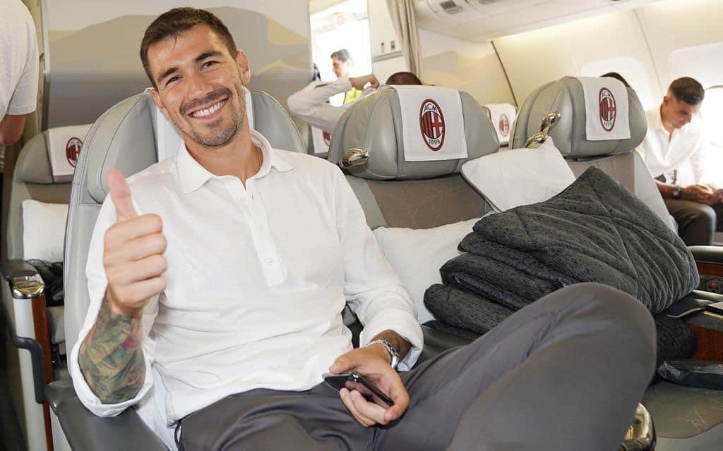 アレッシオ・ロマニョーリのインスタグラム：「Ready to fly @acmilan 🇺🇸」