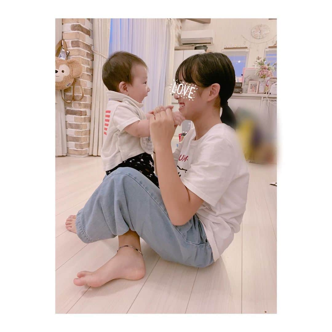 辻希美さんのインスタグラム写真 - (辻希美Instagram)「仲良し❤️" #希空と幸空 #11歳差 #長女 #三男 #仲良し #2枚目の幸空いい笑顔 #❤️ #可愛い #最近立ちたくて立ちたくて仕方がない幸空 #7ヶ月」7月20日 21時22分 - tsujinozomi_official