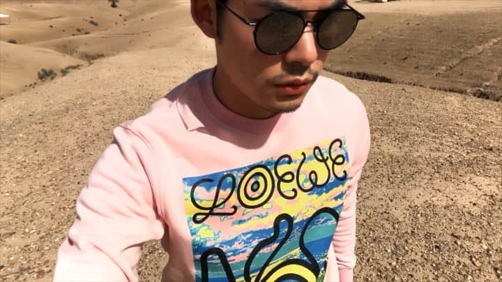 Christoffer Chengのインスタグラム：「Seeing the world with FW19 Eye•Loewe•Nature @loewe #eyeloewenature」