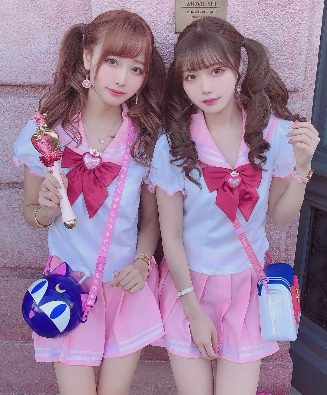 さきぼんさんのインスタグラム写真 - (さきぼんInstagram)「セーラームーンユニバ楽しかったあ🌙.*·̩͙ @bodyline_tokyo のセーラー服をアレンジしたよ！ . 髪はこの日のためにしんごさん (@s4n5go_fi_ne )にピンクにしてもらいました( ⸝⸝ • ̫ • ⸝⸝ ) 人生初ぴんく！ . . #usj #ユニバ #旅行 #大阪旅行 #ちびうさ #ちびうさコーデ #ユニバーサルスタジオジャパン #ユニバ写真部 #セーラームーン #美少女戦士セーラームーン #sailormoon #セラムン #セラムンコラボ #セーラームーンコラボ #セーラームーンusj #セーラームーン世代 #セーラームーングッズ #セーラームーン大好き #sailormoonfans #ゆにばーさるすたじおじゃぱん #さきぼんhot❣️ #さきぼんユニバ🎉  #さきぼん関西」7月20日 21時47分 - sakibon69