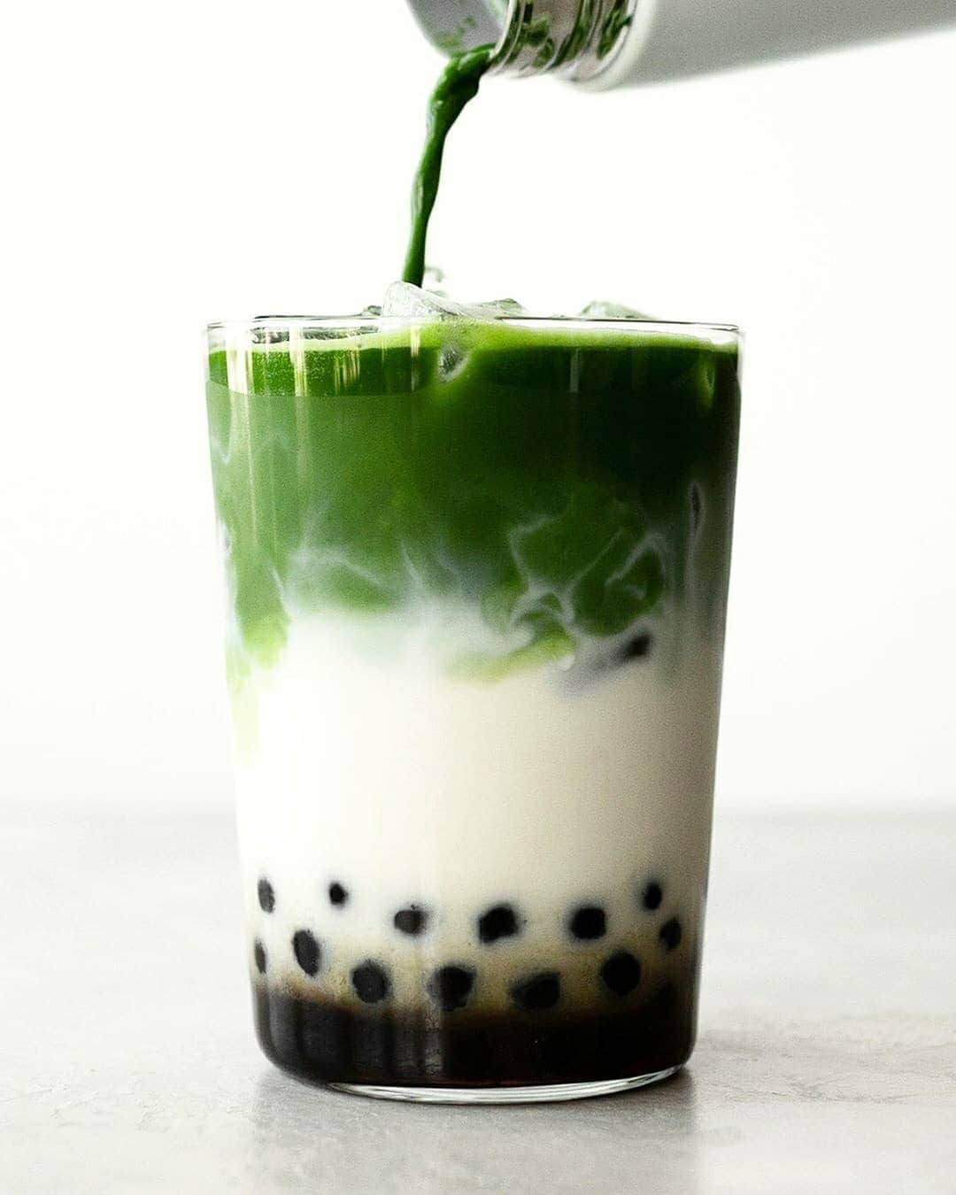 Matchæologist®さんのインスタグラム写真 - (Matchæologist®Instagram)「🙋 Hands up if you’re a #BubbleTea lover! We’ve got something you’re going to DROOL over 💚! Check out this awesome #Matcha #OatMilk Bubble Tea with dark brown sugar syrup. Head to @ohhowcivilized for the full recipe 😍 . New to the world of matcha 🌿? We’d recommend using our Meiko™ Ceremonial Matcha for any matcha drinks such as this matcha bubble tea 😋. . Discover more about our range of artisanal matcha, visit Matchaeologist.com 🍃 . 👉 Click the link in our bio @Matchaeologist . Matchæologist® #Matchaeologist Matchaeologist.com」7月20日 22時01分 - matchaeologist