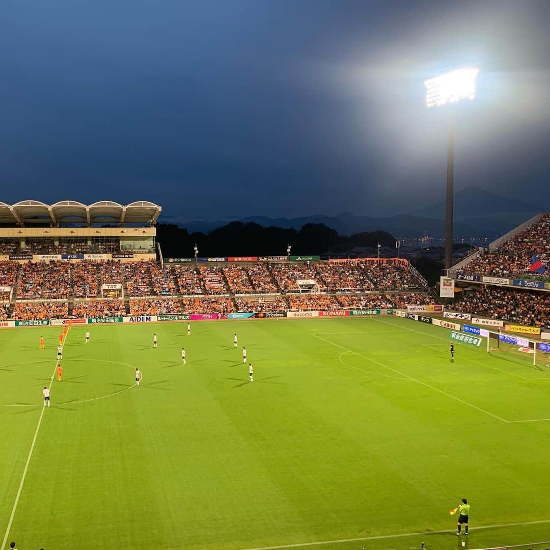 福西崇史さんのインスタグラム写真 - (福西崇史Instagram)「. このスタジアムでの醍醐味の1つ🏟 到着時には見えなかった富士山が試合前に見えた🗻 久しぶりだったから嬉しかった〜👍 もってるぜ💪 . 試合はFC東京らしさの勝利✨ . #fc東京 #清水エスパルス #iaiスタジアム日本平 #jリーグ #nhk #解説 #富士山 #福西崇史 #蒸し暑さとの戦い #instagood #instaphoto」7月20日 22時04分 - takashi_fukunishi