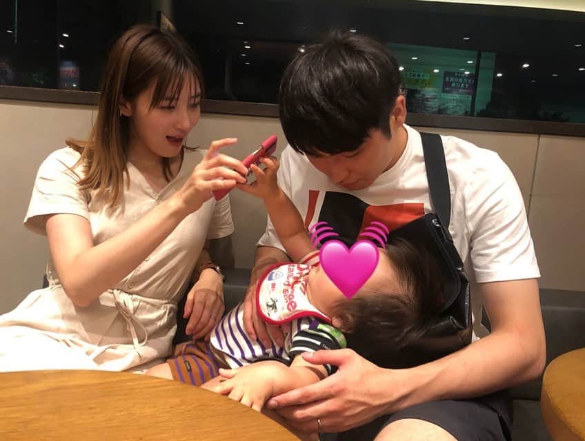 岸野里香さんのインスタグラム写真 - (岸野里香Instagram)「👩🏻‍🦰👶🏻👱‍♂️👧🏻👩🏻👨🏻‍🦱👨🏼‍🦲 今日も沢山笑った！！最高の日💜スタバにて✌🏻一日の終わりに飲んだのは、ムースフォームキャラメルマキアートでした🥤甘いのが染みるよね🥳 今日の私服はタグ見てね🏷  #17kg_official  #17kg」7月20日 22時13分 - rikakishino_official