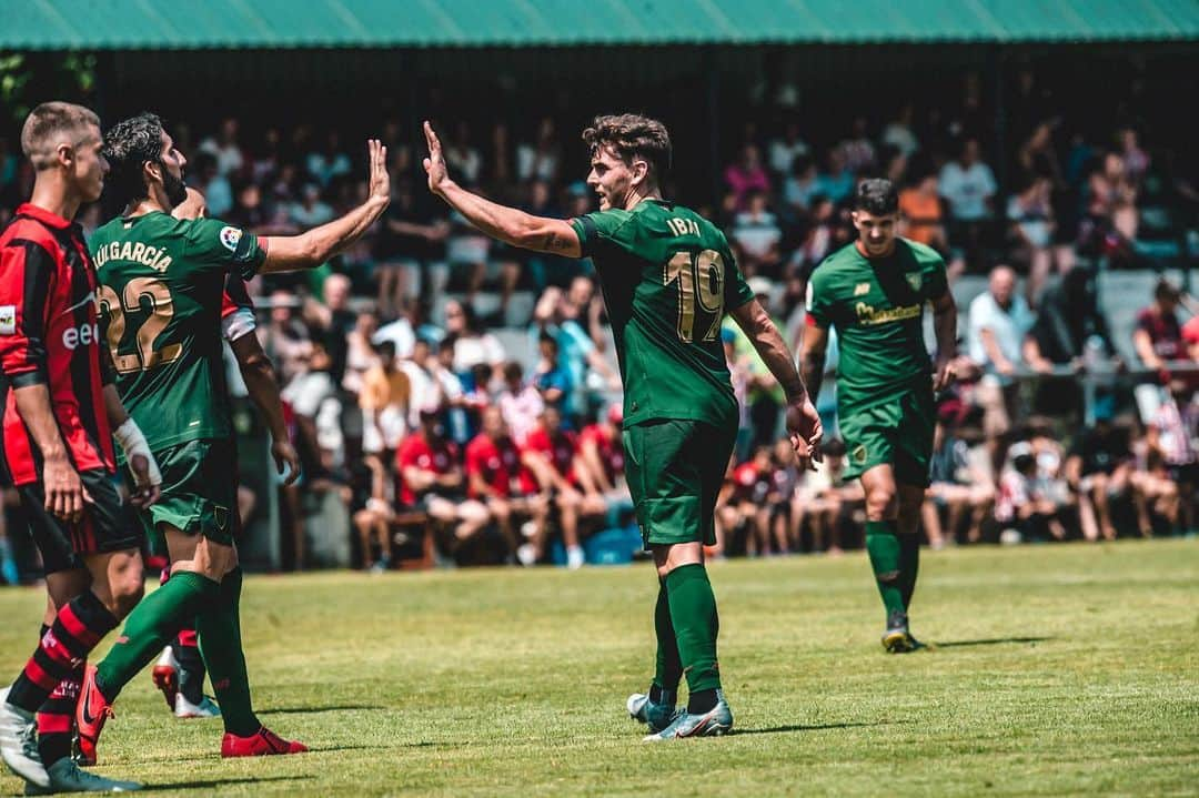 イバイ・ゴメスさんのインスタグラム写真 - (イバイ・ゴメスInstagram)「‪Primer partido de pretemporada hoy en Fadura vs Arenas Club ⚽️‬ ‪Gracias por la acogida y el apoyo.‬ ‪Enhorabuena por ese centenario desde aquella copa 🏆 y suerte en la temporada.‬ ‪Aupa @athleticclub ! 🦁🔴⚪️‬ 📸: @edudf 👌🏼」7月20日 22時16分 - ibaigomez