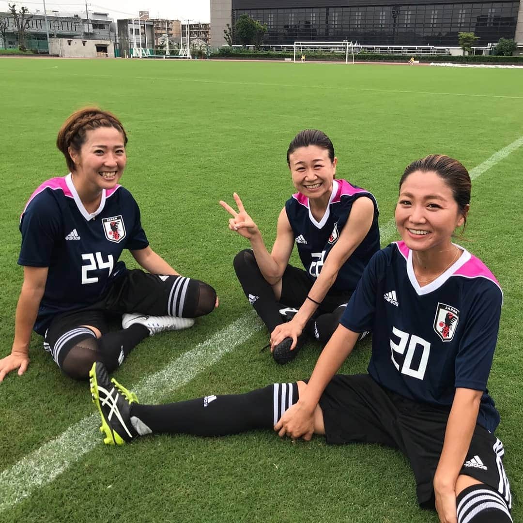 永里亜紗乃さんのインスタグラム写真 - (永里亜紗乃Instagram)「なでしこレジェンド〜 こんなに動けない自分に試合で2点も取らせてくれる先輩方の優しさハンパないっす 久々のフルゲームで明日の膝が怖い」7月20日 22時17分 - asano124