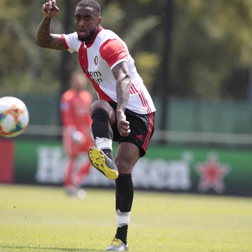 レロイ・フェルさんのインスタグラム写真 - (レロイ・フェルInstagram)「First 45 min in the tank, after a while! Getting stronger and fitter. Good solid 1-0 win at the training ground. Well done boys! #GodIsInControl」7月20日 22時17分 - leroyfer