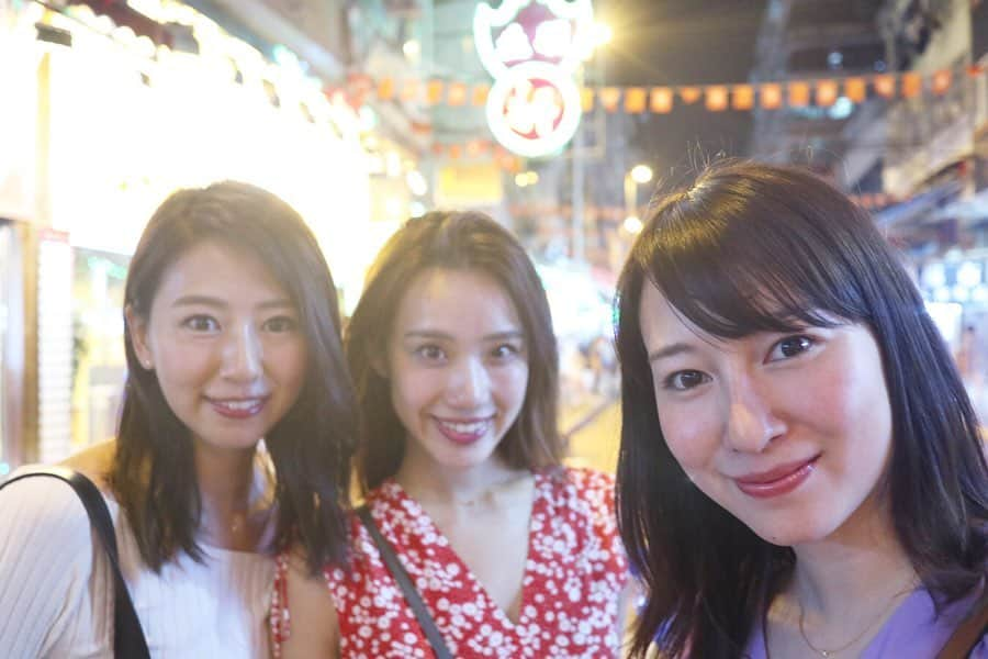 下田奈奈さんのインスタグラム写真 - (下田奈奈Instagram)「*﻿ 香港旅行記⑥「男人街」🇭🇰﻿ ﻿ ﻿ 夜は#男人街 という #templestreetnightmarket に 遊びに行って夜食を食べました🍜﻿ ﻿ ﻿ 屋台がいっぱいで人も賑わってて﻿ ガヤガヤしててお酒好きには最高な雰囲気⭐️﻿ ﻿ ﻿ 香港では#青島ビール を満喫してました🍺﻿ サッパリしてて味の濃い中華や飲茶にgood🙆‍♀️﻿ ﻿ ﻿ 一緒に旅行してる絵子と洋子は﻿ お酒飲めないので一人でいつも飲んでました😂﻿ ﻿ ﻿暑い中、野外で飲むビールって最高🍺❤️ ﻿ ﻿  #香港 #香港旅行 #hongkong #香港グルメ #香港屋台 #青島ビール #男人街 #templestreetmarket #テンプルストリートナイトマーケット #屋台 #女子旅行 #明治og #ゆる旅 #アジア旅行 #アジア旅行記 #女子海外旅行 #beer #ビール #ビール女子 #ビール大好き ﻿」7月20日 13時48分 - shimodanana