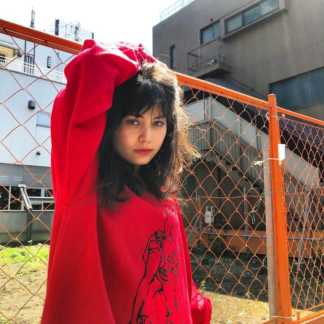 のインスタグラム：「. 19SS❤️@richardsonworld いつもと雰囲気が違うcollection💋 . "SHAKEDOWN"90年終わりから00年始めまでLAに実在したレズビアンクラブ👠とのcollaboration⛓item 実際に使用していたアートワークをプリントしたトップス⛓❤️スペシャルアイテム⛓❤️Don’t miss it x」