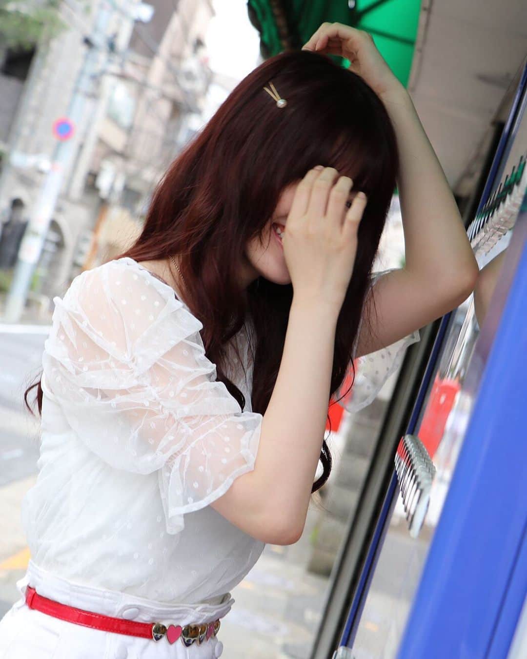 日下部美愛のインスタグラム：「撮影中のボツ写真 . . . #photo #japan #model #me #hair #haircolor #hairstyles #fashion #makeup #selfie #followme #instagood #camera #instadaily #dailylook #selfie #한국 #맞팔 #사진 #데일리 #데일리룩 #인스타사진 #인스타그램 #일본인 #패션 #패션스타그램」