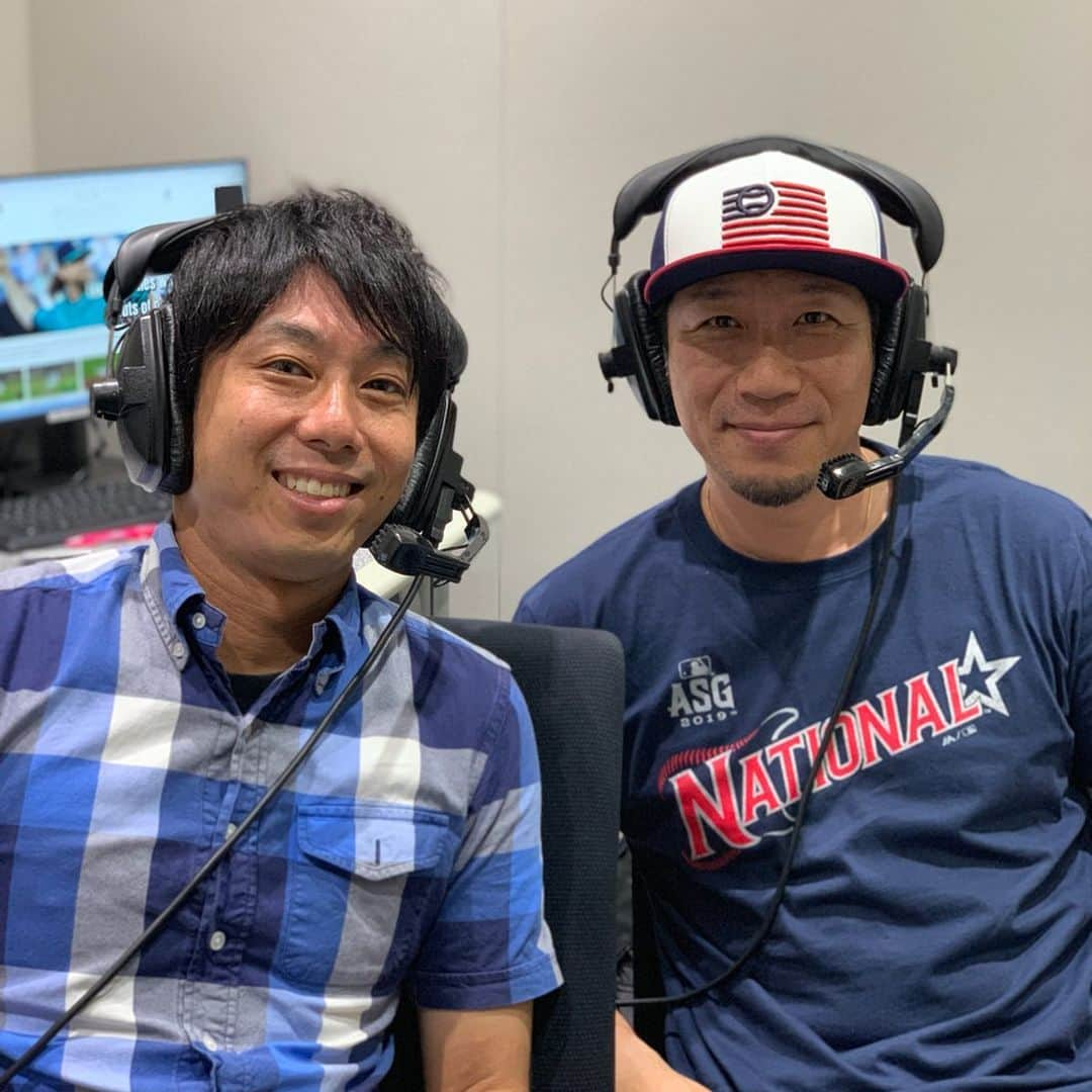 多村仁志さんのインスタグラム写真 - (多村仁志Instagram)「#⚾️ #MLB #解説 今日は、深澤アナウンサーと一緒に #mariners × #angels を #DAZN で解説🎙 ・ 8回終了時点でパーフェクトピッチングの #MikeLeake . ・ 2012年8月15日に @raysbaseball 相手にチームメイトのKING #FelixHernandez が達成して以来、24人目の快挙達成か！と期待がかかりましたが、9回先頭のLAA #LuisRengifo にカウント1-1からインローのチェンジアップをコンパクトにライトへ運ばれ達成ならず。 ・ しかし、自身10年のキャリアで2度目となる完封勝利。 ・しかも、100球をきる97球という球数で @mariners の連敗をストップしました。 ・ 素晴らしいピッチングでした！ ・ #MajorLeagueBaseball #Baseball #ilovebaseball」7月20日 14時45分 - hit_tamu