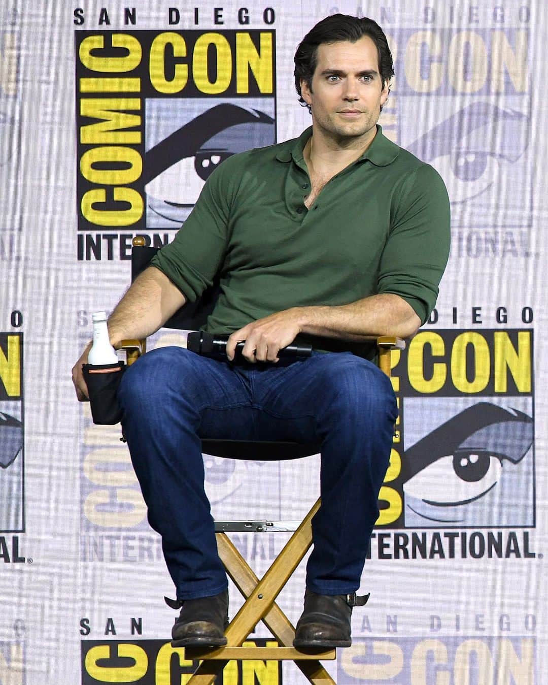 Just Jaredさんのインスタグラム写真 - (Just JaredInstagram)「@henrycavill looked so handsome while beijing @witchernetflix to @comic_con!  #HenryCavill #ComicCon Photos: Getty」7月20日 14時47分 - justjared