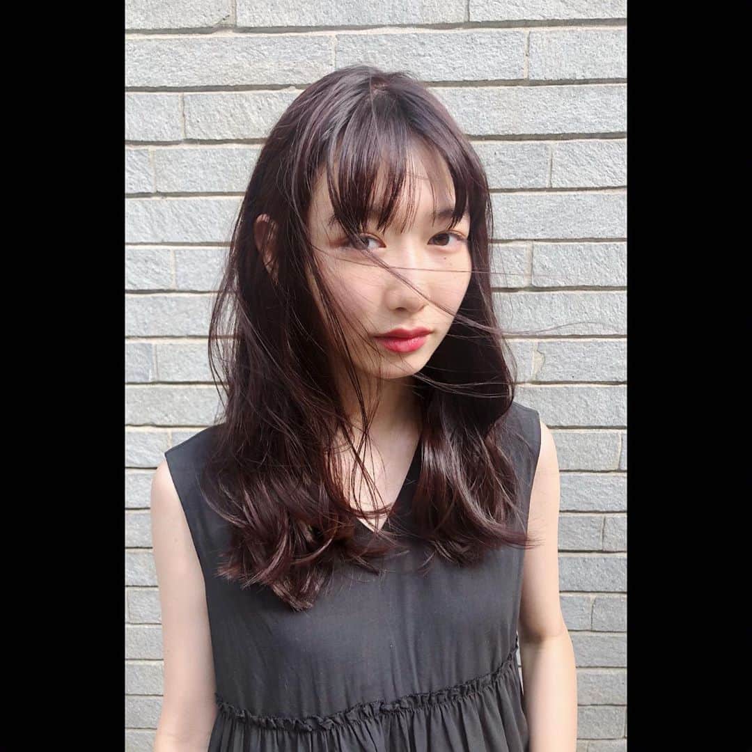 岡本夏美さんのインスタグラム写真 - (岡本夏美Instagram)「そしておなじみ @allyshairaoyama にて、和嶋さん @allys_waji に、 ヘアメンテしていただきました。 この髪色、 暗色なのにほのかにピンクが入ってて あったかブラウンがかわいいです。 新しい！嬉しい！」7月20日 14時52分 - okamoto_natsumi