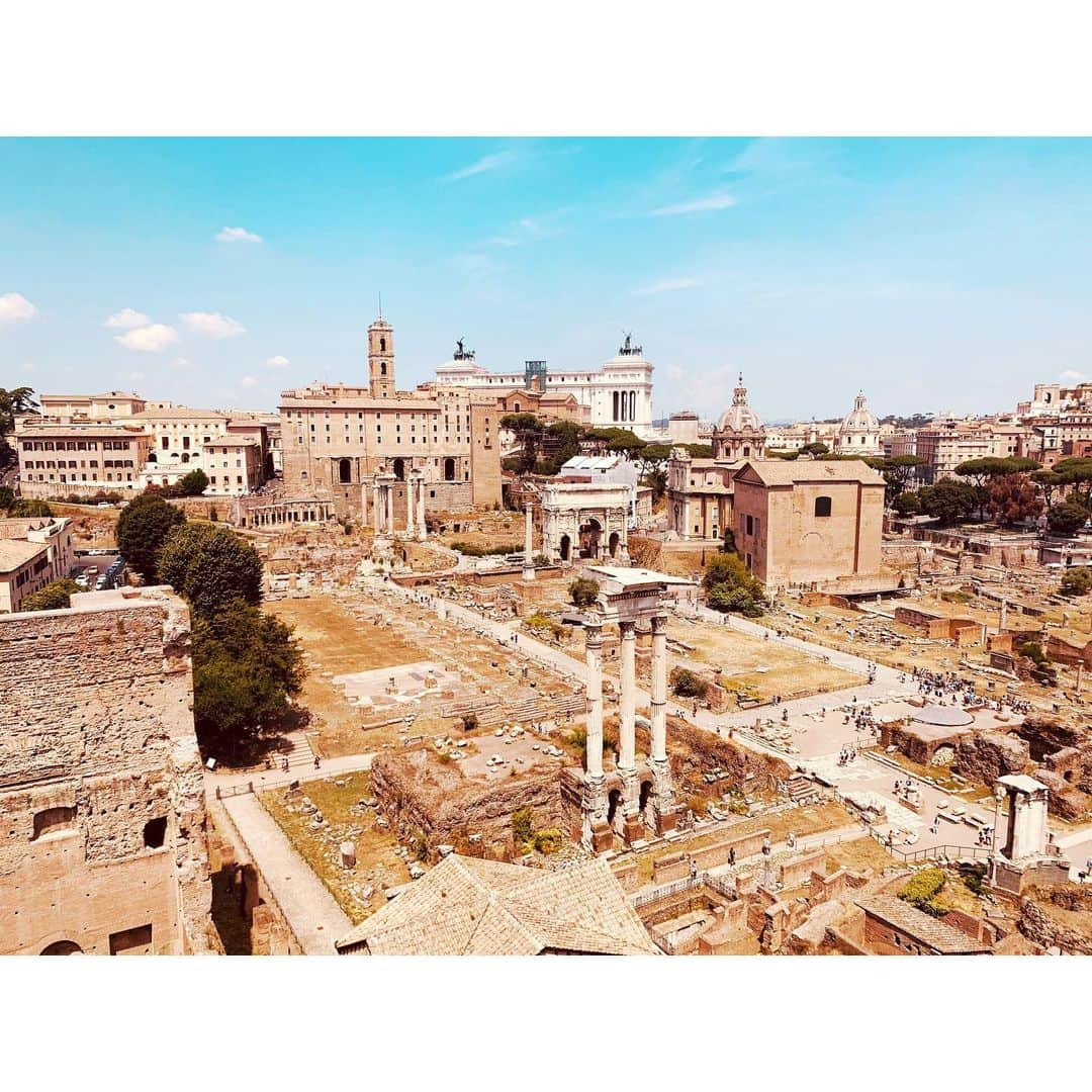 ユナ・デュフネさんのインスタグラム写真 - (ユナ・デュフネInstagram)「📍El Colosseo e Foro Romano 🇮🇹 . . . #Italia #Rome #colosseo #fororomano #palatinoromano #Sun #bellissimo #night #Sunset #antico」7月20日 14時52分 - youna_d