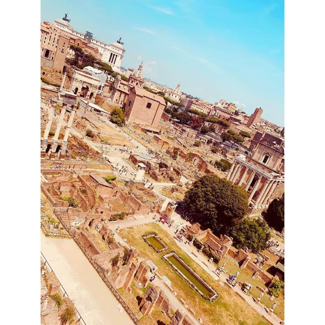 ユナ・デュフネさんのインスタグラム写真 - (ユナ・デュフネInstagram)「📍El Colosseo e Foro Romano 🇮🇹 . . . #Italia #Rome #colosseo #fororomano #palatinoromano #Sun #bellissimo #night #Sunset #antico」7月20日 14時52分 - youna_d