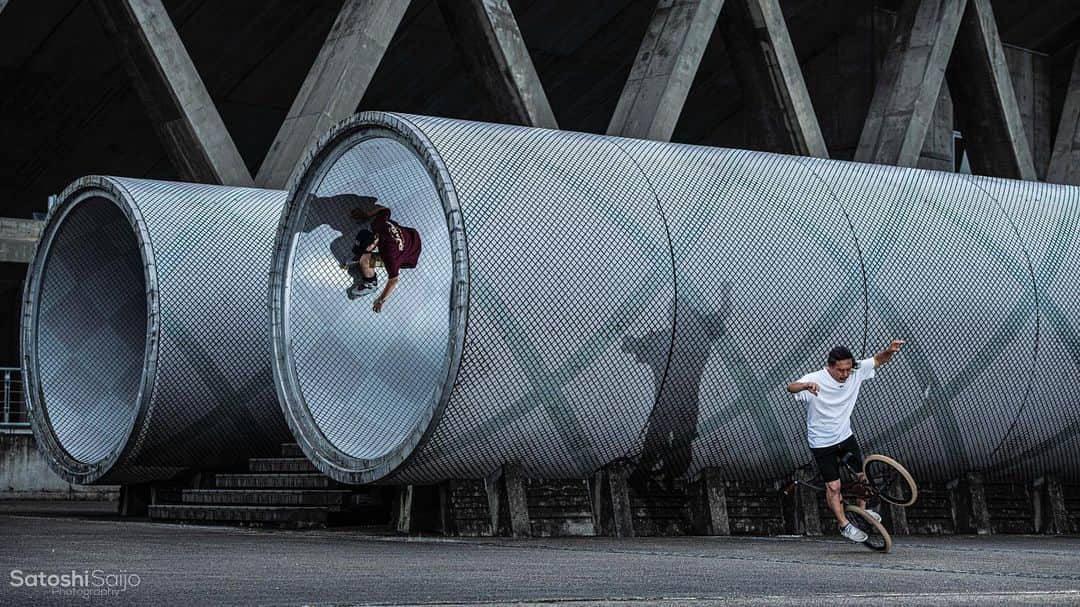 のインスタグラム：「Combination with @yorkuno . 📷 @satoshi_saijo_photography . @goodskates_inc  @usdskates  @canamonroad_japan  @lzbn_official  @papasu1048  #usdskates #usdaeon #aeon72 #goodskates #papasu #senaramp #deeport #inlineskate #rollerblading #インラインスケート #ローラーブレード #takeshiyasutoko #安床武士 #bmx #bmxflatland #aresbikes #実はこの建物はトイレ #まさか富山ストリートでコラボできるとは #ご縁」