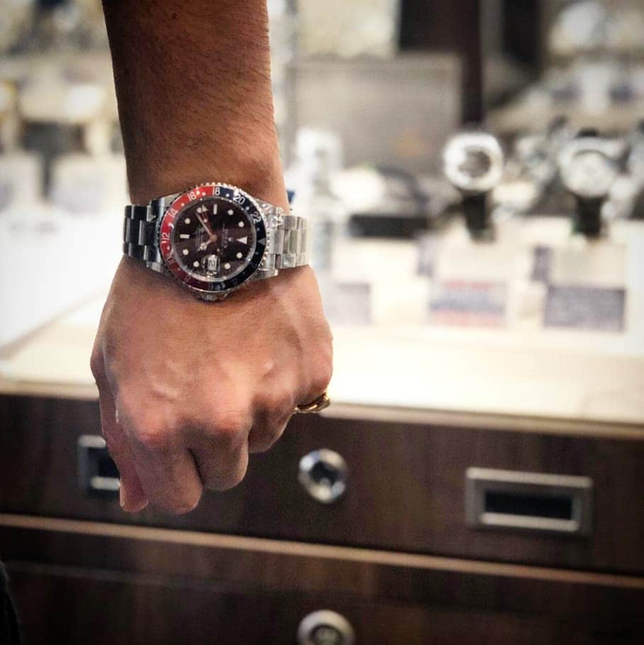 植竹拓さんのインスタグラム写真 - (植竹拓Instagram)「GMT格好良いなー。 欲しいなー。 #gmtマスター #gmtmaster #rolex #NSH #上野 #御徒町 #satindoll」7月20日 15時18分 - hiromu0820