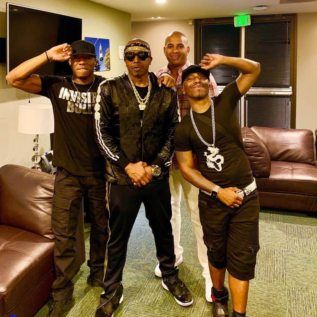 MCハマーのインスタグラム：「Hanging out on the HouseParty Tour with the incredible ⁦‪@SisQo‬⁩ !!! 👊🏾💯🕺🏿 Congratulations on the NEW project !!! 🔥🔥🔥🔥🔥」