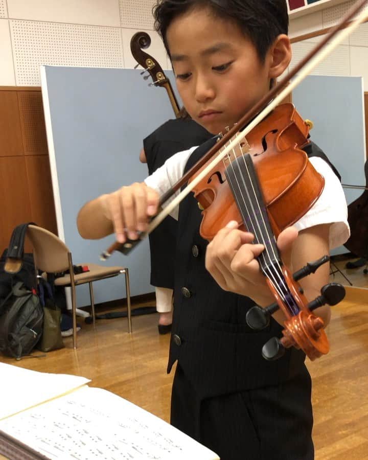 浅田美穂のインスタグラム：「バイオリンの発表会🎻✨﻿ 今までで一番良く出来ました👏✨﻿ #バイオリン #発表会」