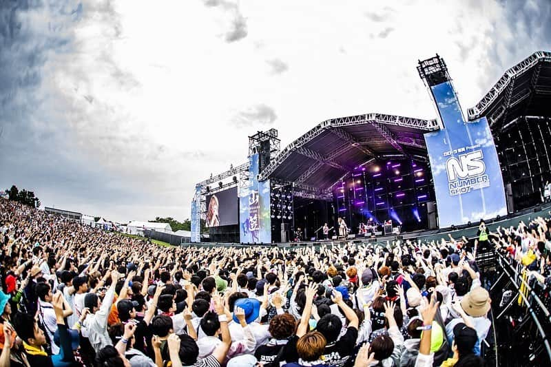 藤原広明さんのインスタグラム写真 - (藤原広明Instagram)「海の中道海浜公園 カローラ福岡Presents 『NUMBER SHOT 2019』  ナンバーショットのあなたにびっくらぶっ！！🦍🦍🦍🦍 photo by @cazrowAoki」7月20日 15時35分 - hiroaki_drums_superbeaver