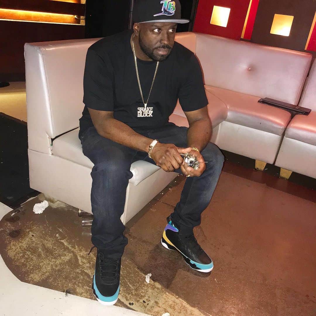 ファンクマスター・フレックスのインスタグラム：「I’m still on that @40dayreset !!! Focused on losing a few pounds!!! My Dj game moving out here!!! Tomorrow that Yacht Party then Amazora with Kool Dj Red Alert!!! @litdigitaldjs」