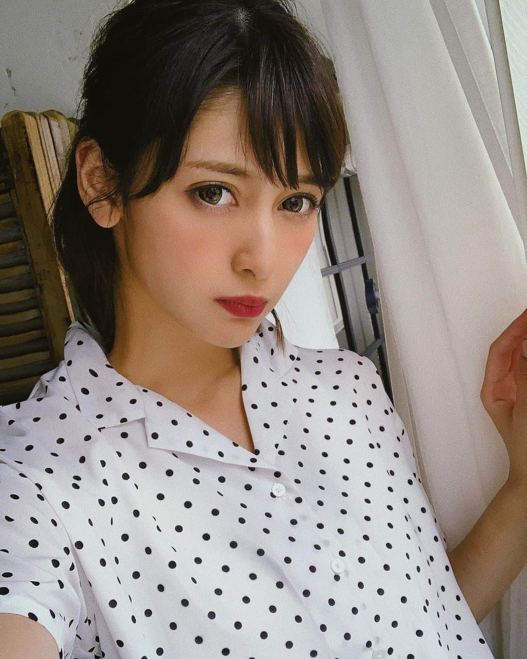 アンジェラ芽衣さんのインスタグラム写真 - (アンジェラ芽衣Instagram)「今日07/20発売の東京カレンダーさんに掲載されてます！！！﻿ 見てくれた人いるかな？🥺﻿ 「美女36人がアップした# お肉」というページに私のおすすめのお店を紹介させて頂いています！﻿ 恐縮ながら…ありがたやありがたや……﻿ みんな大好きお肉のお店がたーーーくさん載っているので是非見てね！！﻿ ﻿ #アンジェラ芽衣 #自撮り #selfie #selfie #写真 #photo #東京カレンダー #お肉」7月20日 16時20分 - ange_la00