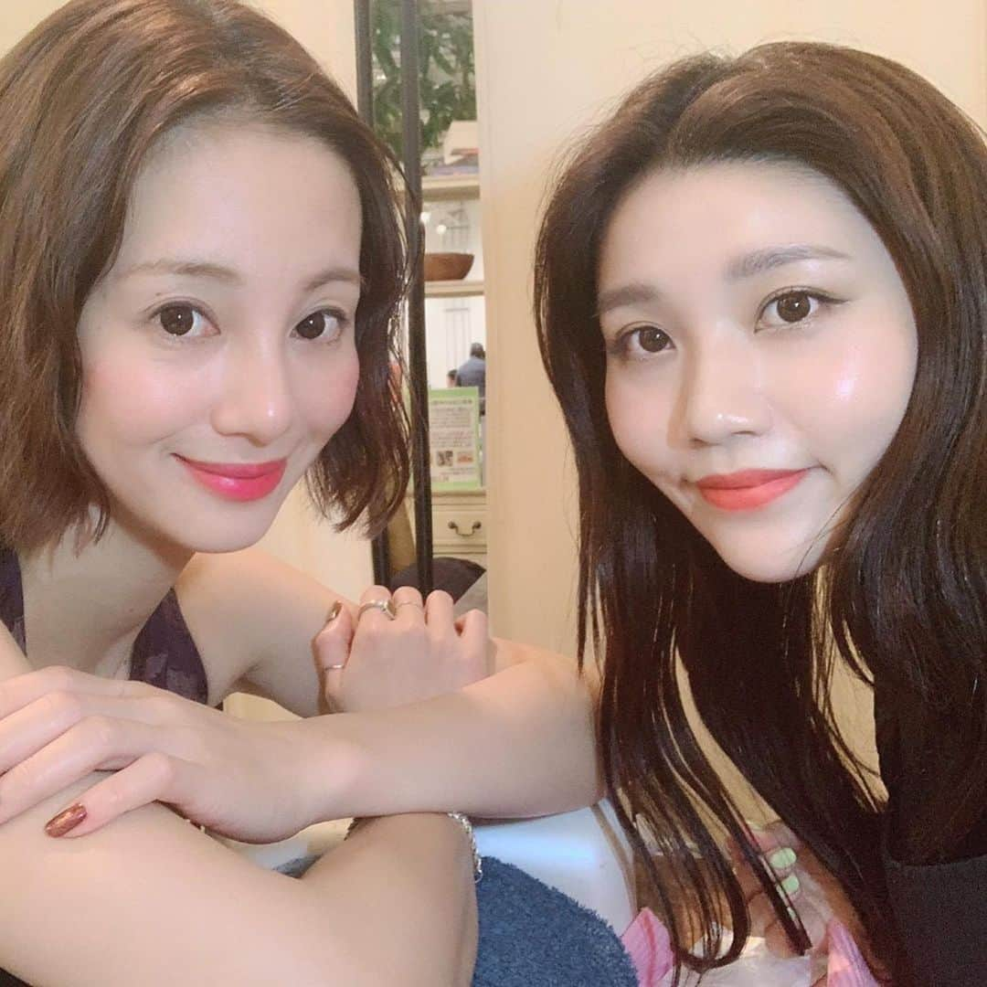 木下ココさんのインスタグラム写真 - (木下ココInstagram)「久々のネイル💅 ようやく韓国のお土産も渡せた☺️ @9ku3mi ありがとう💓💓 ・ #newnail #ペディキュアは間に合わなかった #踊ると一回ではげる #またすぐ行こう🥺」7月20日 16時36分 - cocot_chan