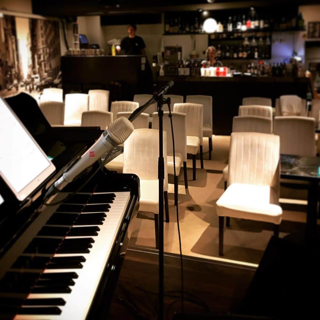 ただすけのインスタグラム：「本日ソロライブその８ 準備終了〜。 ご来場の皆様お気を付けてお越し下さい〜。 お待ちしています。」