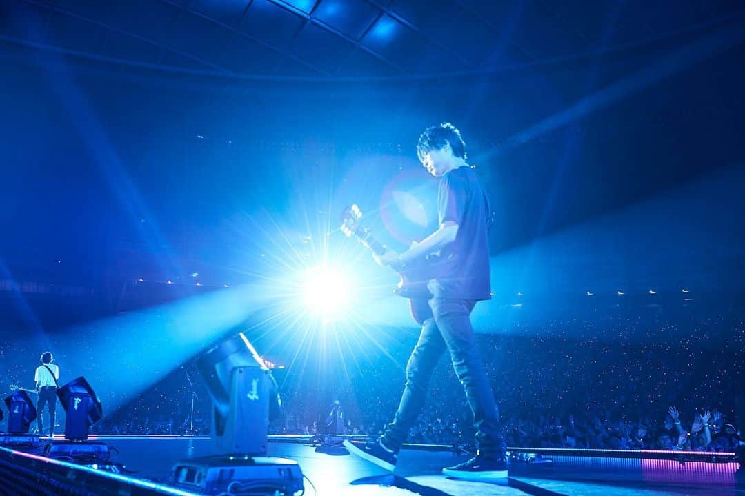 BUMP OF CHICKENさんのインスタグラム写真 - (BUMP OF CHICKENInstagram)「#BUMPOFCHICKEN TOUR 2019 #auroraark at MetLife Dome Photo by @yoshiharuota」7月20日 16時41分 - bumpofchickenofficial