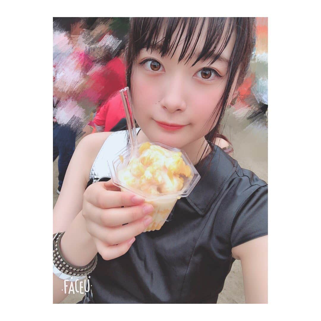 涼邑芹さんのインスタグラム写真 - (涼邑芹Instagram)「関ヶ原！！！！🔥 マンゴーも食べたよ😋🧡 #関ヶ原 #関ヶ原唄姫合戦  #マンゴー #大鈴はるみ ちゃん #仮面女子 #live  #夏 #野外live  #次は18:30〜徳川ステージで仮面女子LIVEです！」7月20日 17時02分 - seri_suzumura