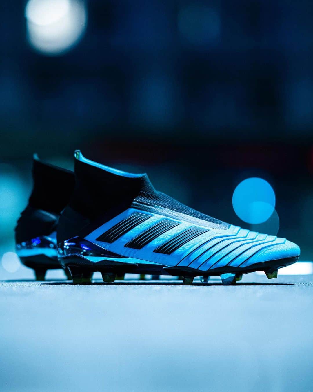 adidas Footballさんのインスタグラム写真 - (adidas FootballInstagram)「Strike on instinct.⁣ Introducing the new #Predator 19+, exclusively available now for pre-order through adidas and select retail partners.⁣ #DareToCreate⁣ ⁣ #Football #Soccer #adidasFootball」7月20日 17時04分 - adidasfootball