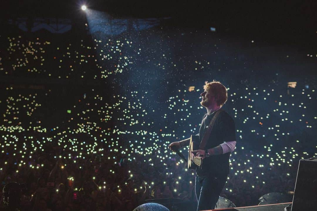 エド・シーランさんのインスタグラム写真 - (エド・シーランInstagram)「Moscow ! 📸 @zakarywalters #dividetour」7月20日 22時36分 - teddysphotos