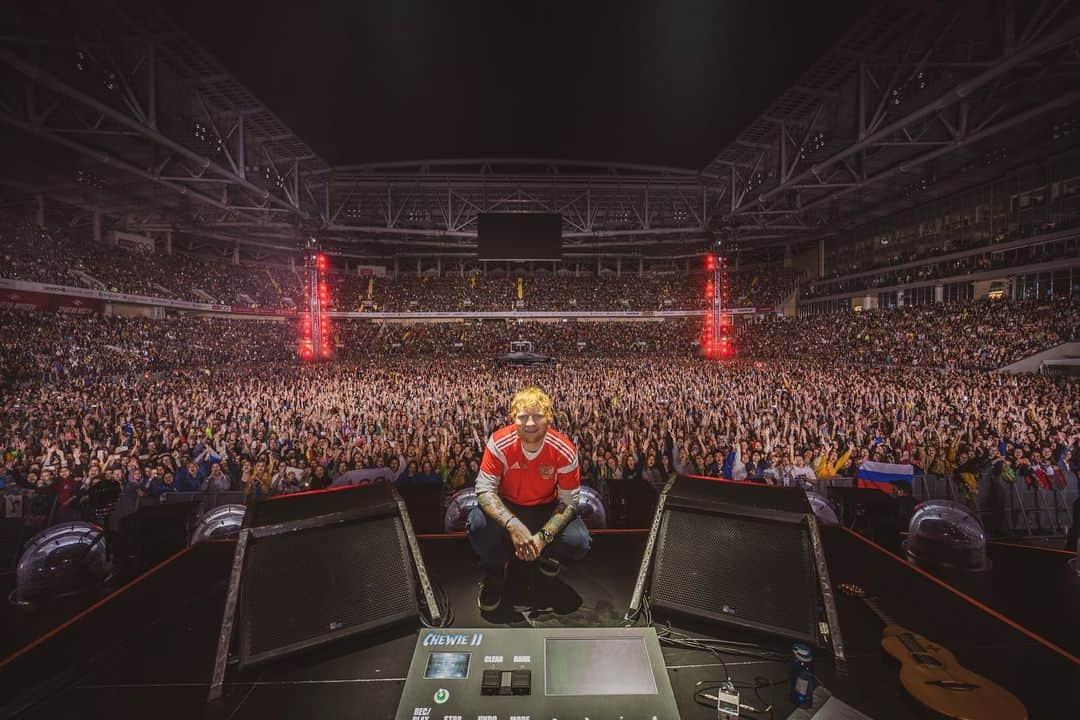 エド・シーランさんのインスタグラム写真 - (エド・シーランInstagram)「Moscow ! 📸 @zakarywalters #dividetour」7月20日 22時36分 - teddysphotos