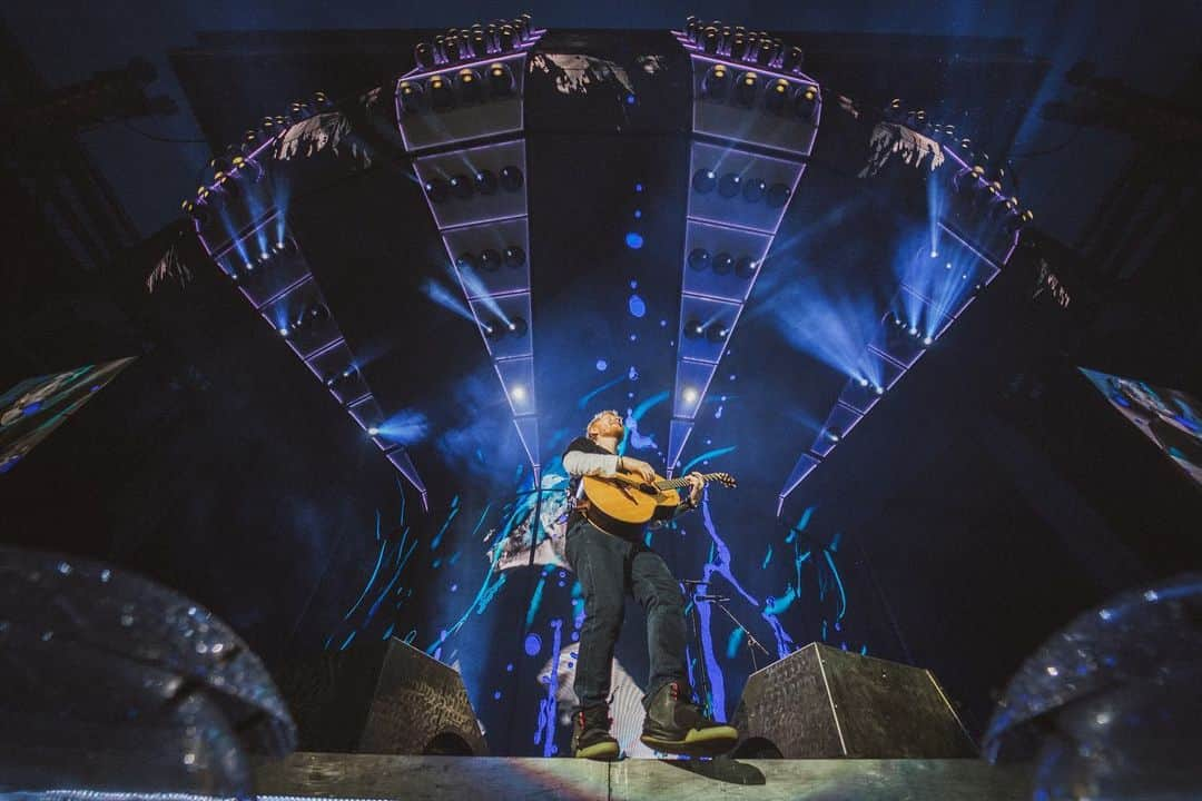 エド・シーランさんのインスタグラム写真 - (エド・シーランInstagram)「Moscow ! 📸 @zakarywalters #dividetour」7月20日 22時36分 - teddysphotos