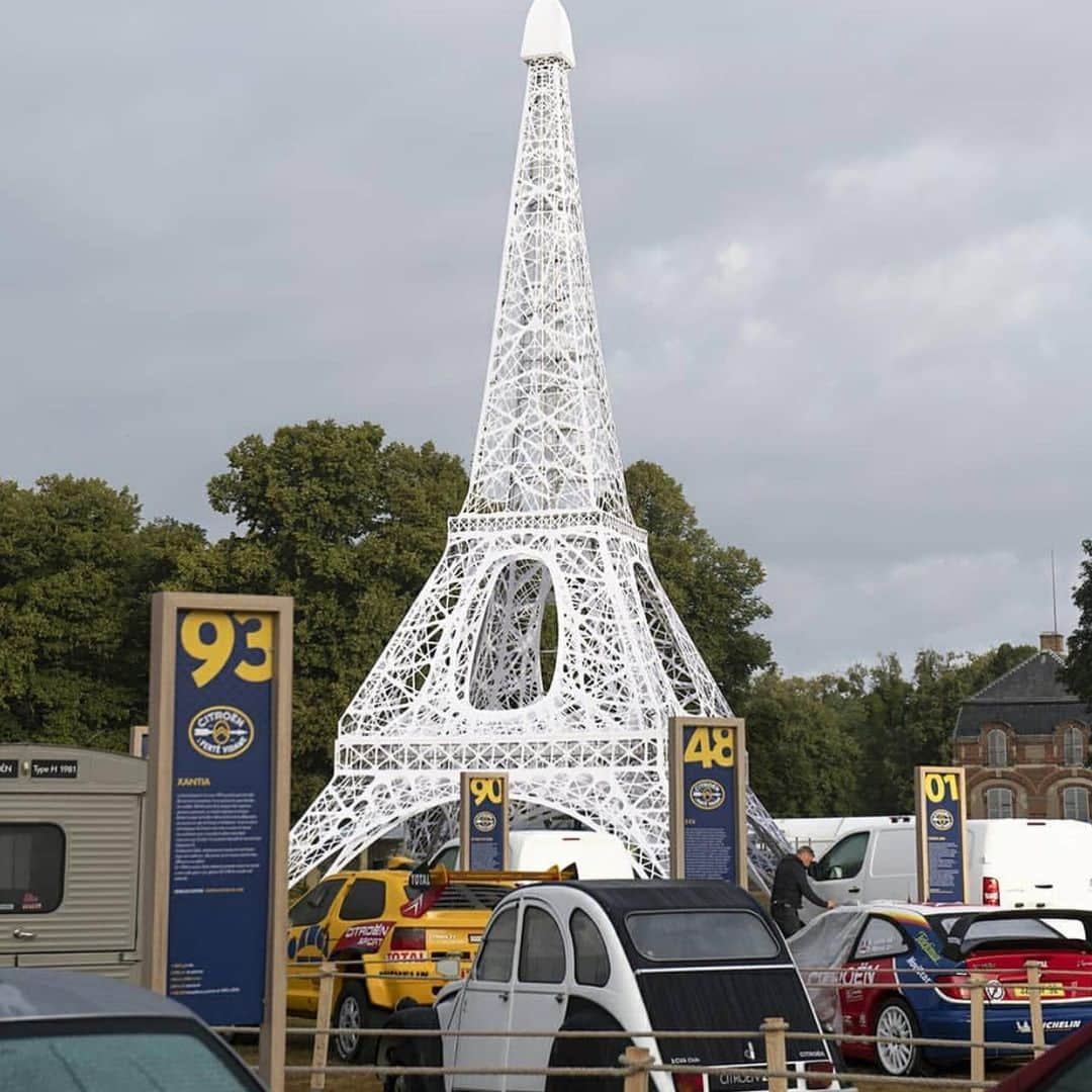 Citroënさんのインスタグラム写真 - (CitroënInstagram)「Citroën lovers!  The “Rassemblement du Siècle” (Collectors Gathering) is happening as we speak, and until July 21st. 🎶Thousands of Citroën,  Old and new, Parked at La Ferté Vidame in the Perche, France 🇫🇷. Waiting for you! 🎶  #Citroën100 #InspiredByYou #Citroen #Cars #CarsOfInstagram #InstaCar #ClassicCar #CarShow #PicOfTheDay」7月20日 22時38分 - citroen