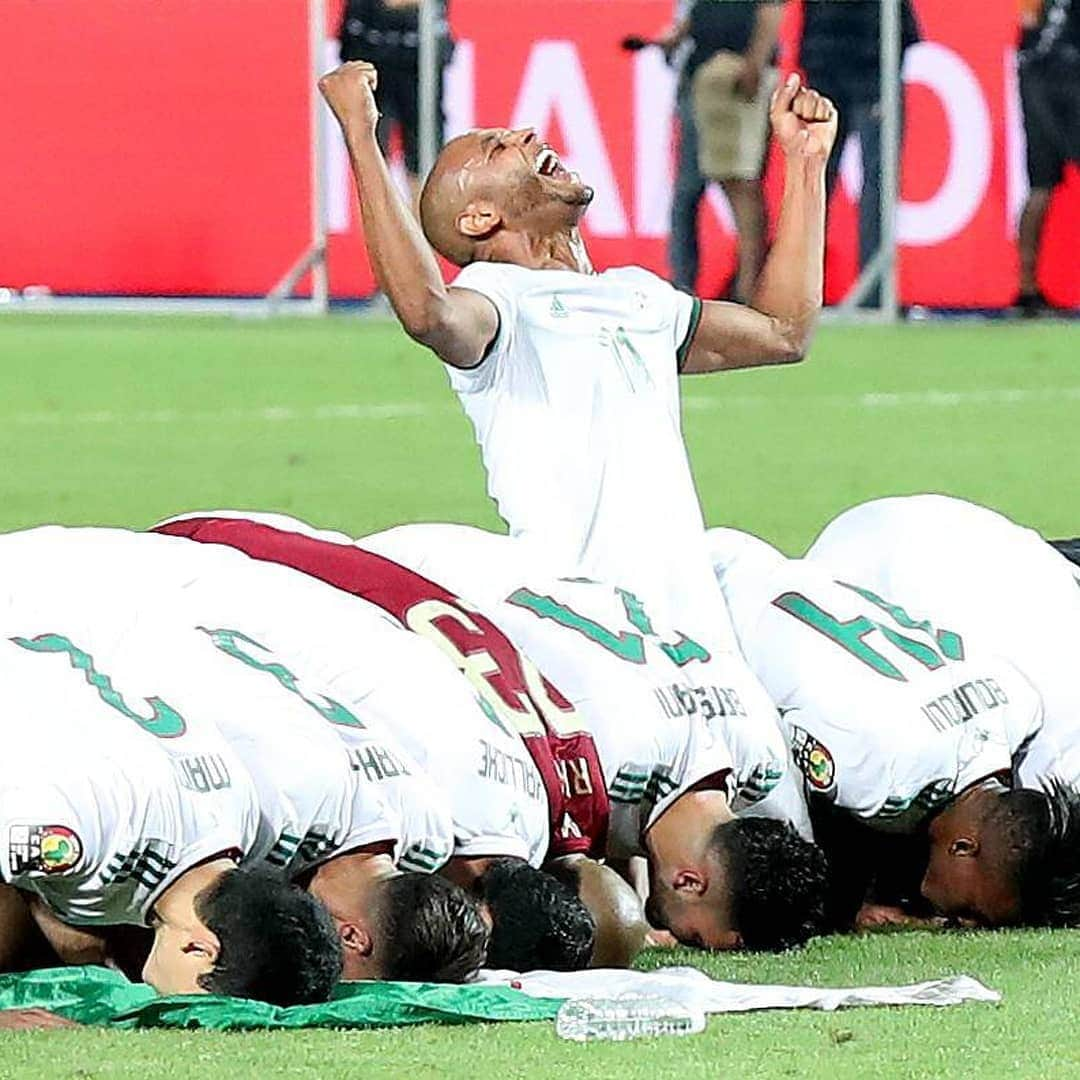 FIFAワールドカップさんのインスタグラム写真 - (FIFAワールドカップInstagram)「#Algeria became Africa Cup of Nations champions for a second time as they edged #Senegal 1-0 in the final. 🇩🇿🏆👏 The 'Desert Foxes' triumphed on foreign soil for the first time to add to their 1990 success as hosts. Will we see Algeria back at the FIFA #WorldCup in 2022?」7月20日 17時24分 - fifaworldcup