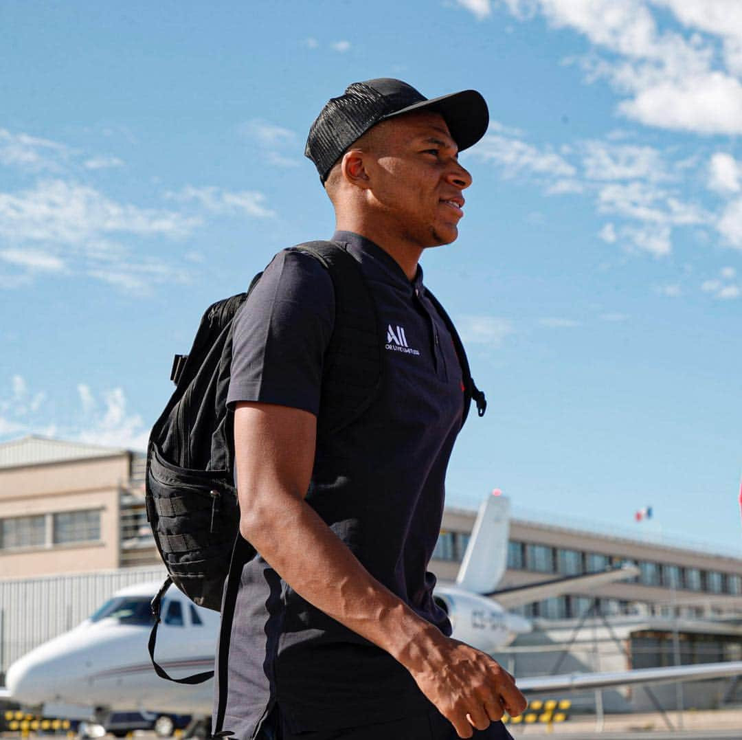 パリ・サンジェルマンFCさんのインスタグラム写真 - (パリ・サンジェルマンFCInstagram)「🛫 Richtung Nürnberg 🇩🇪 🛫 Direction Nuremberg 🇩🇪 . #FCNPSG #ParisSaintGermain #PSG #Paris #Football #AllezParis #ICICESTPARIS」7月20日 17時33分 - psg