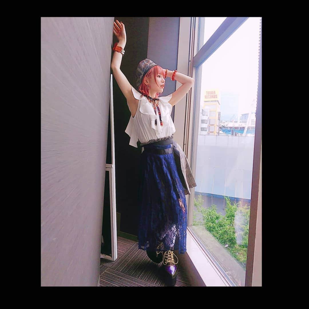 Machicoさんのインスタグラム写真 - (MachicoInstagram)「#Machico #FUNFANEVENT2  ありがとうございました～🍒 衣装はこんな感じ～👑 ｲﾍﾞﾝﾄでは珍しいベレー帽🎵 靴下にサリー隠れてたんだあ😛  #セルフ衣装 #低身長コーデ #152cm」7月20日 17時45分 - machico_3s25