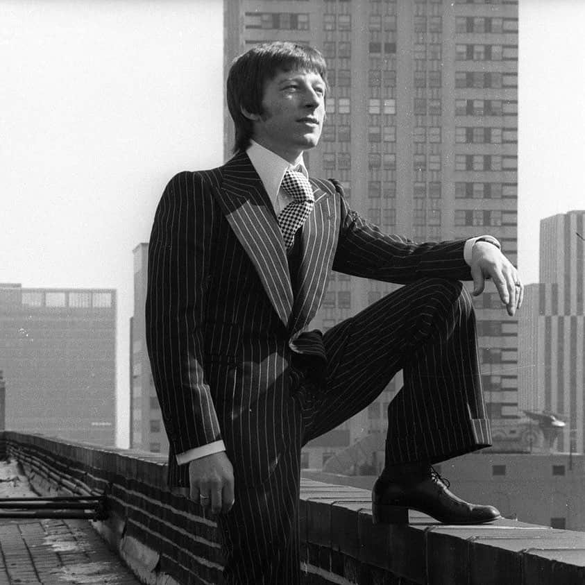エドワード セクストンさんのインスタグラム写真 - (エドワード セクストンInstagram)「On top of the world. Edward on the roof of a skyscraper in New York, taken in the late 1970s. . #EdwardSexton #FromTheArchive #Bespoke #Luxury #Menswear #Tailoring #BritishStyle #Retro #1970s #TheSextonLook」7月20日 17時45分 - edwardsexton