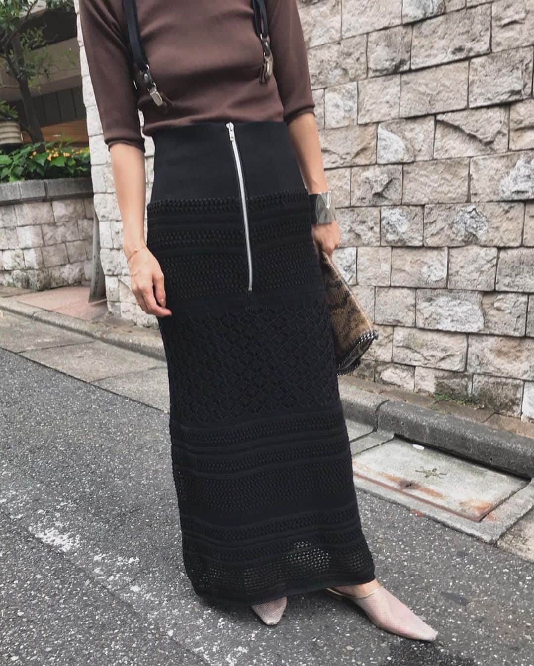 黒石奈央子さんのインスタグラム写真 - (黒石奈央子Instagram)「あめりふく . CONNEC SUSPENDER KNIT ¥11100+tax 7/23 OPEN WORK KNIT SK ¥14800＋tax 7/23 . クロシェの新作スカート❤️ ジップがついて今までとは少し違った印象に！ サスペンダーつきトップスは取り外し可能ですシンプルにも着られます！、 @ameri_shinjuku @amerivintage @ameri_daikanyama @ameri.shinsaibashi #ameri#amerivintage #fashion #coordinate#ootd#outfit#osanposnap #705_outfit #大人ファッション #大人コーディネート #大人スタイル #modestyle #modefashion#modecasual」7月20日 18時00分 - blackstone705