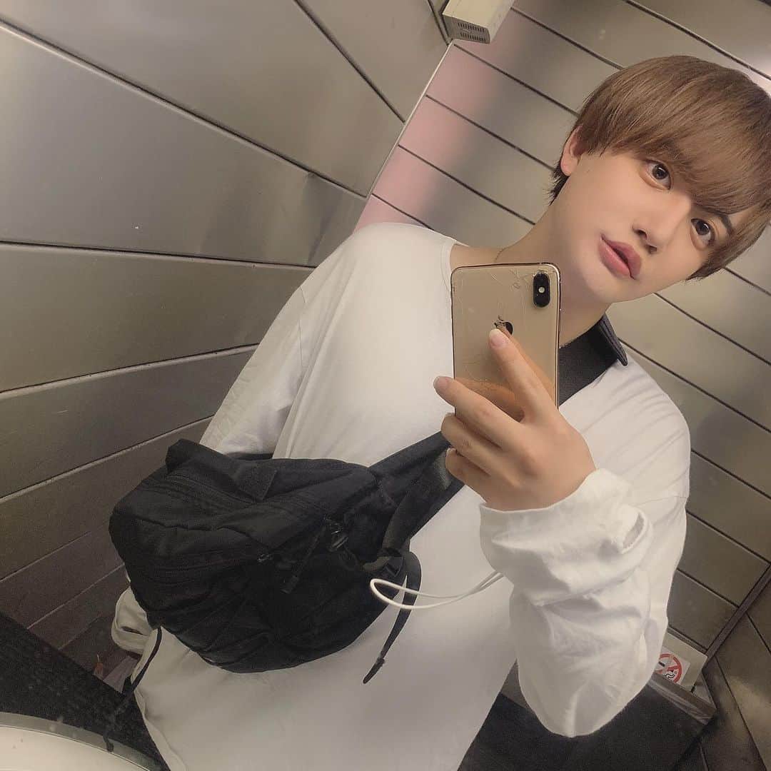 やっぴのインスタグラム：「べーーーー」
