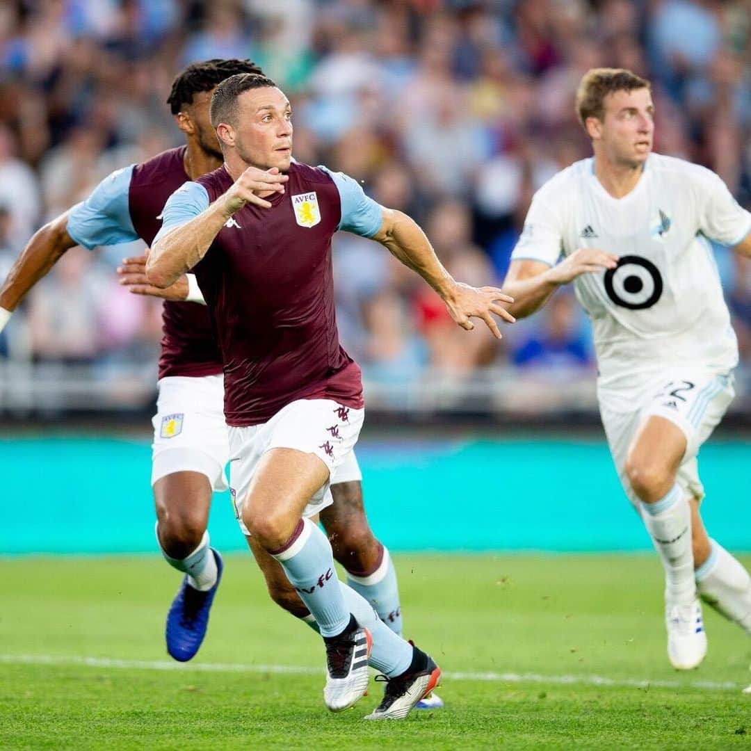 ジェームス・チェスターさんのインスタグラム写真 - (ジェームス・チェスターInstagram)「Great to be back out there ⚽️🦁 #avfc #utv」7月20日 18時12分 - jameschester23