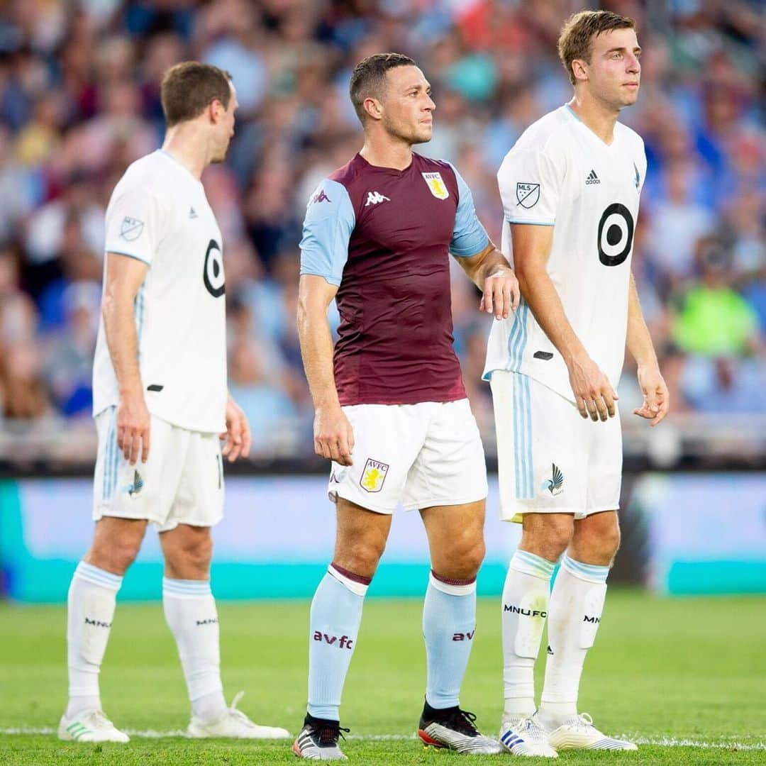 ジェームス・チェスターさんのインスタグラム写真 - (ジェームス・チェスターInstagram)「Great to be back out there ⚽️🦁 #avfc #utv」7月20日 18時12分 - jameschester23