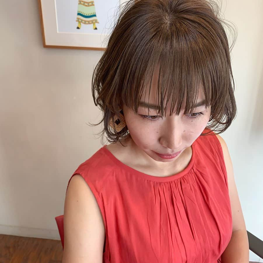 YU-U（工藤由布）さんのインスタグラム写真 - (YU-U（工藤由布）Instagram)「ゆりかちゃんcut&color✂︎ 久々に明るめ☻ 今日は福岡にゆかりのある方が多め😂🌀ゆりかちゃんの旦那さんは福岡出身🙌🏻 ・・・ #ヘアスタイル #uアレンジ  #uコテ巻き」7月20日 18時30分 - nyan22u22nyan