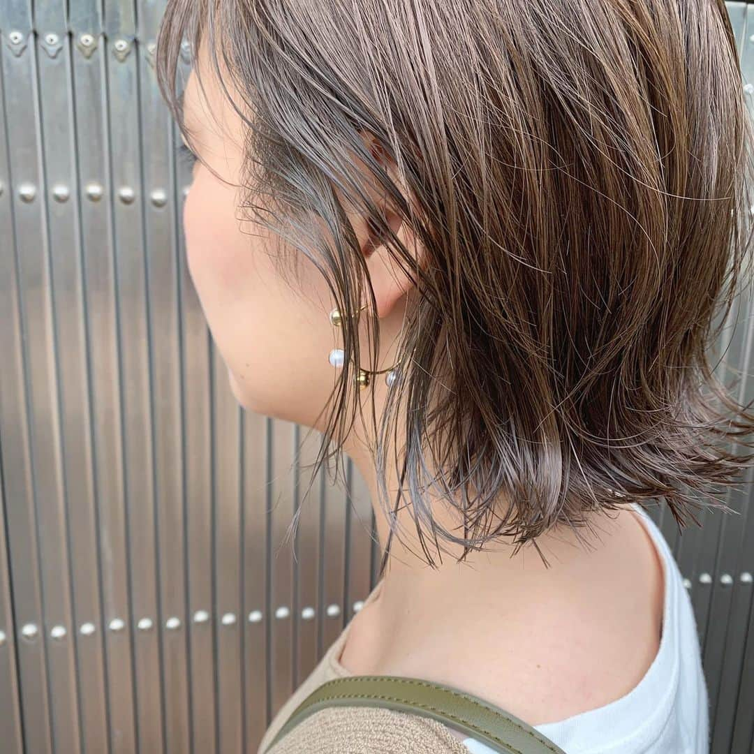 YU-U（工藤由布）さんのインスタグラム写真 - (YU-U（工藤由布）Instagram)「お任せcut&color✂︎ 初めてのインナーカラー🦈🙌🏻 つづく福岡👐🏻福岡出身のお客様✨ ・・・ #ヘアスタイル #uアレンジ  #🦈カラー #インナーカラー」7月20日 18時31分 - nyan22u22nyan